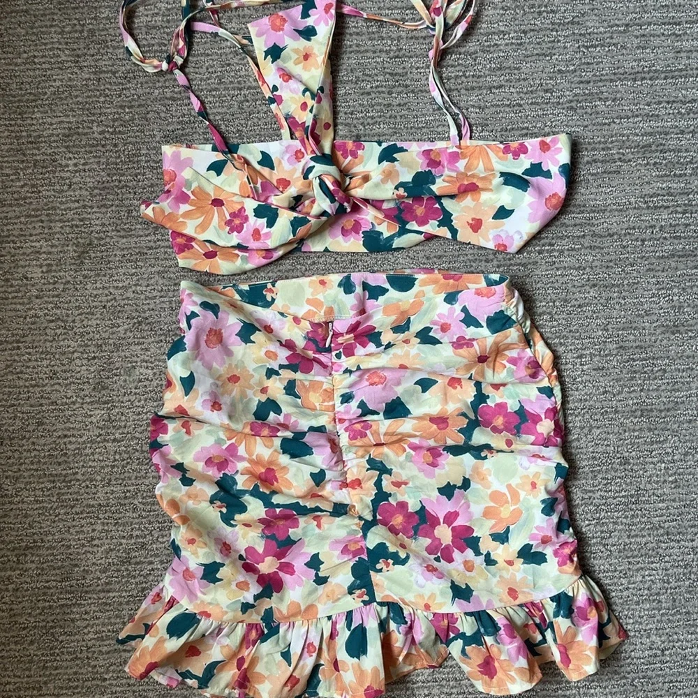 set - Picture 3 of 4